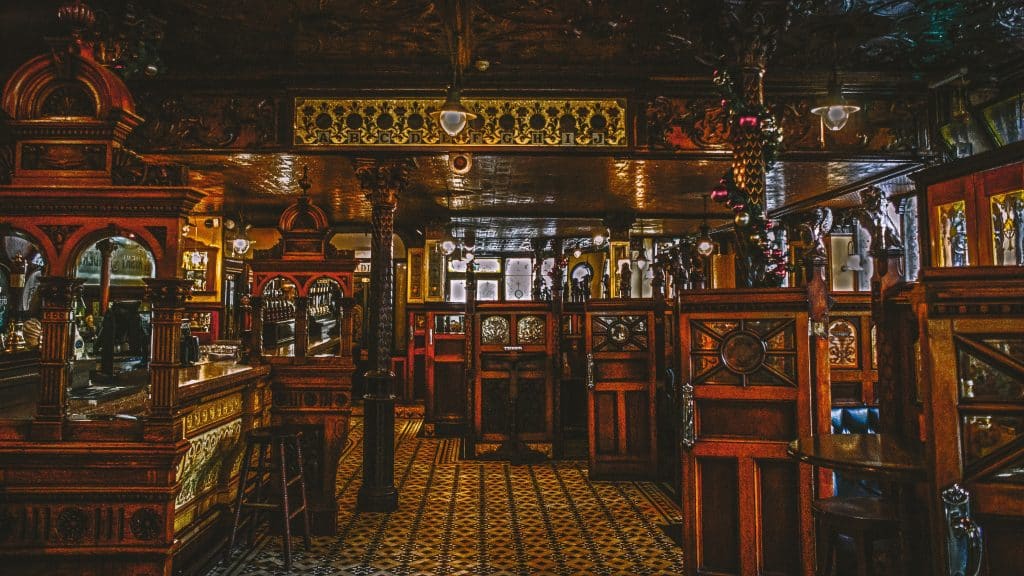 k mitch hodge ireland pub