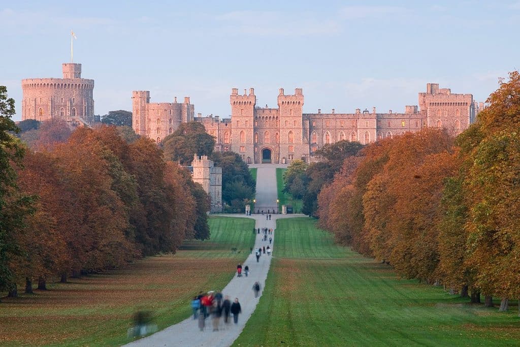 1200px Windsor Castle at Sunset Nov 2006