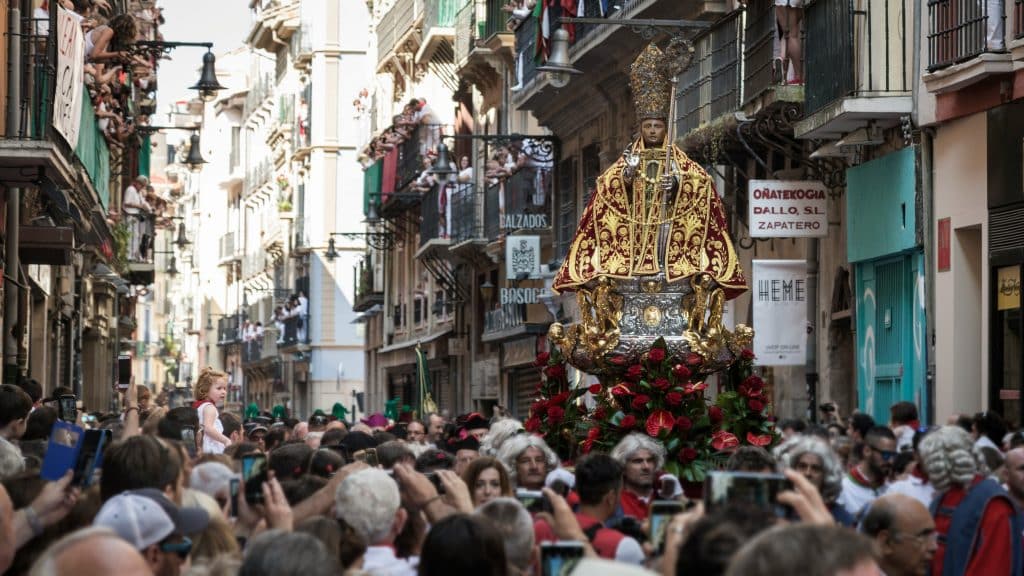 san fermin pamplona navarra oMHlyQudE0U unsplash